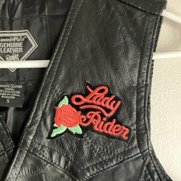 Ladies Leather Vest with 9 patches. - Picture 4 of 10